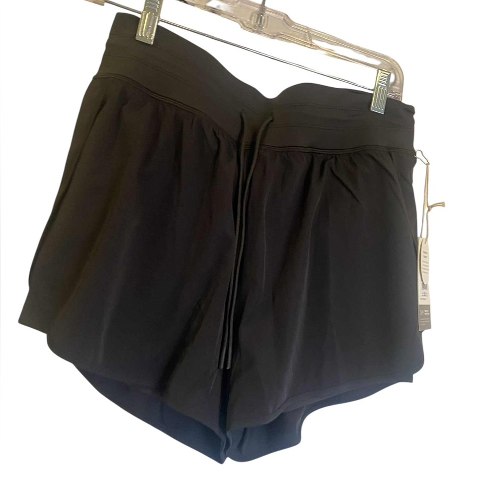 NWT VuoriI daily speed short BLACK Size: M